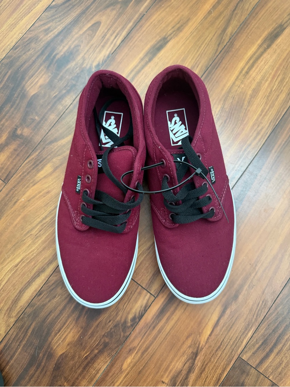 Vans Men’s Low-Top Canvas Sneakers in Maroon with Black Laces